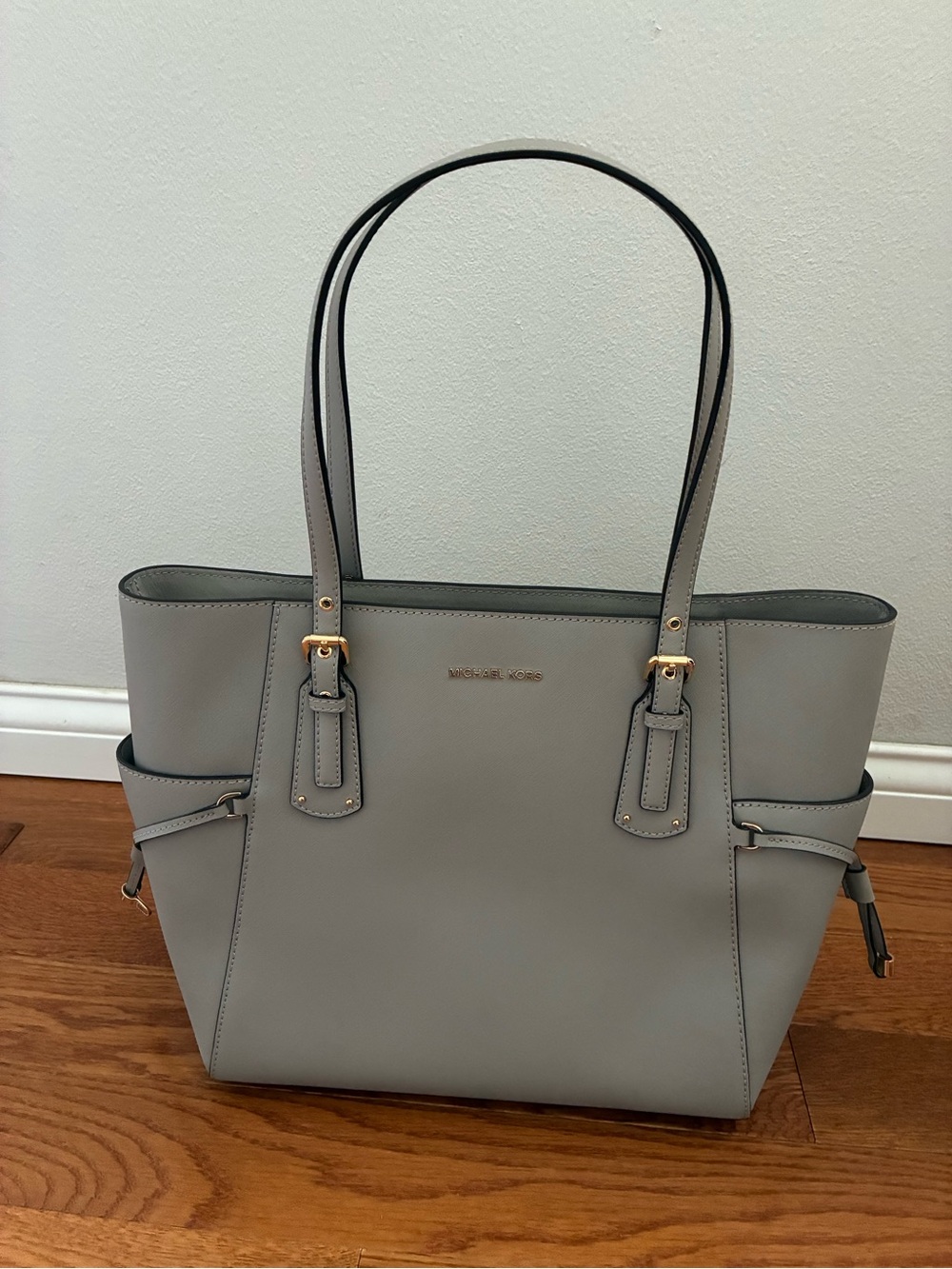 Michael Kors Voyager Tote